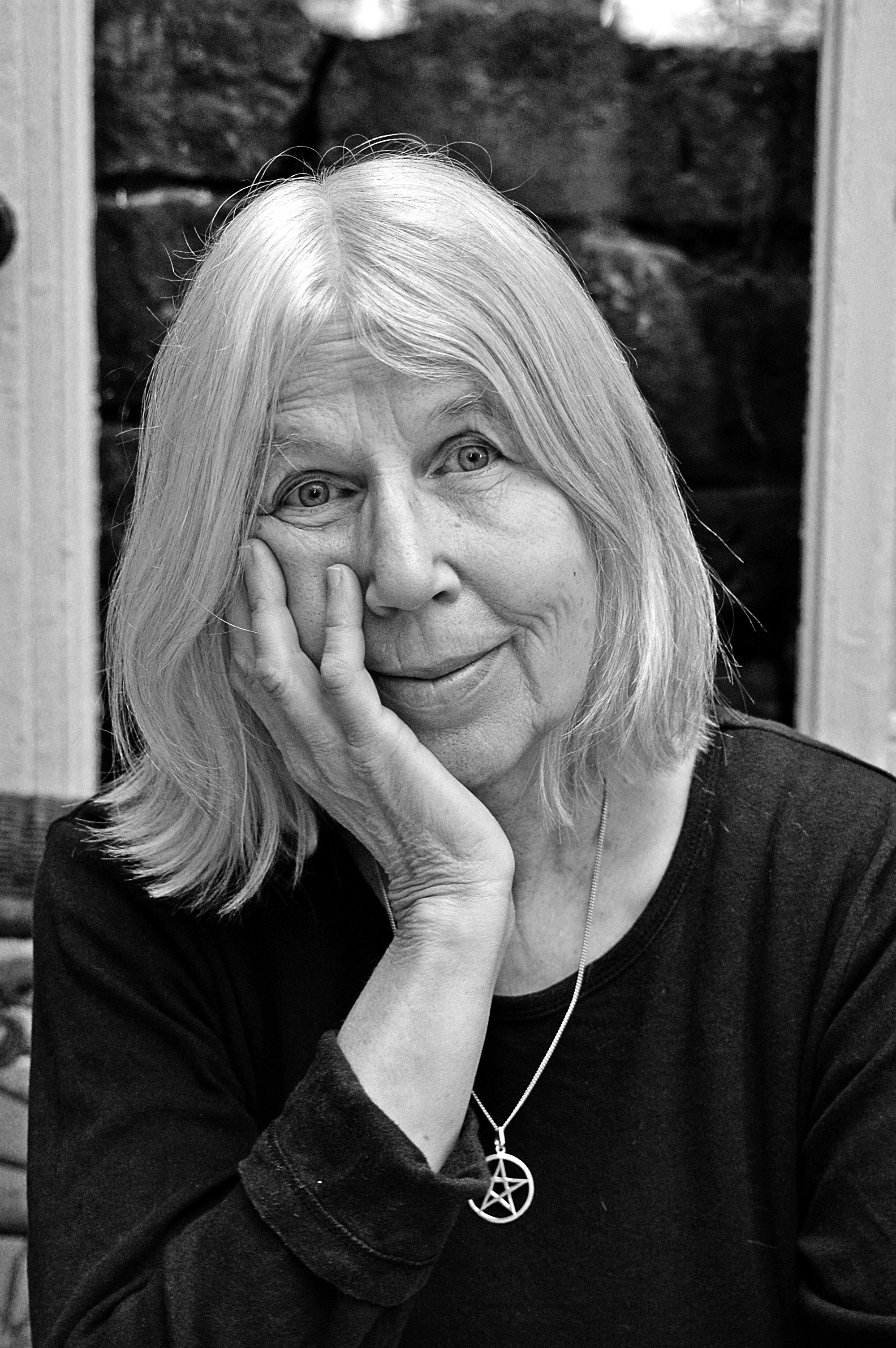 Das Portraitbild von Helge-Ulrike Hyams